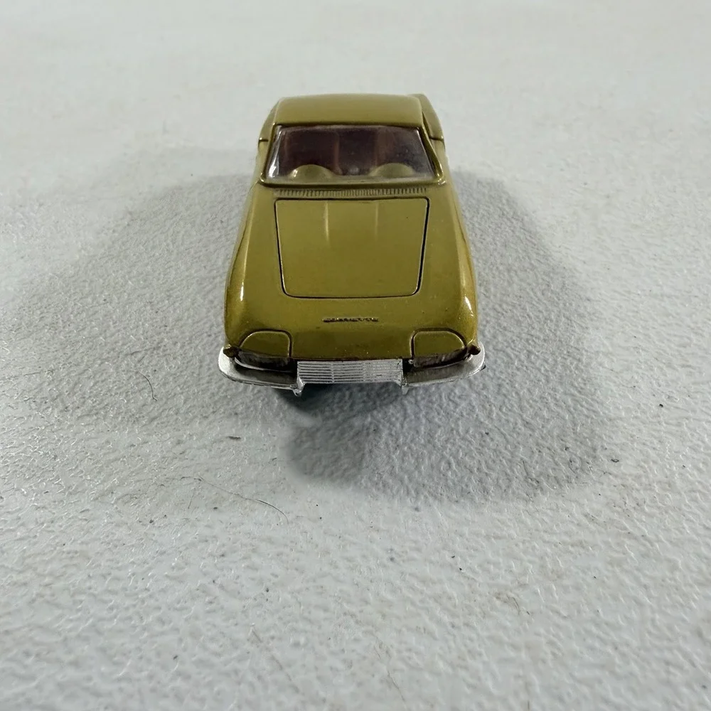 Mebetoys Chevrolet Corvette Rondine Pininfarina A-22‎ Gold 1/43 Scale Car Italy
